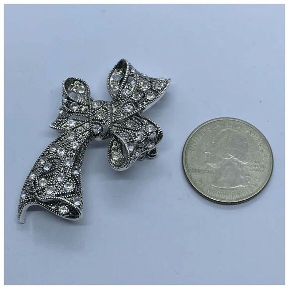 Eisenberg Ice Silver Tone Rhinestone Covered Bow Brooch / Pin - Picture 2 of 6